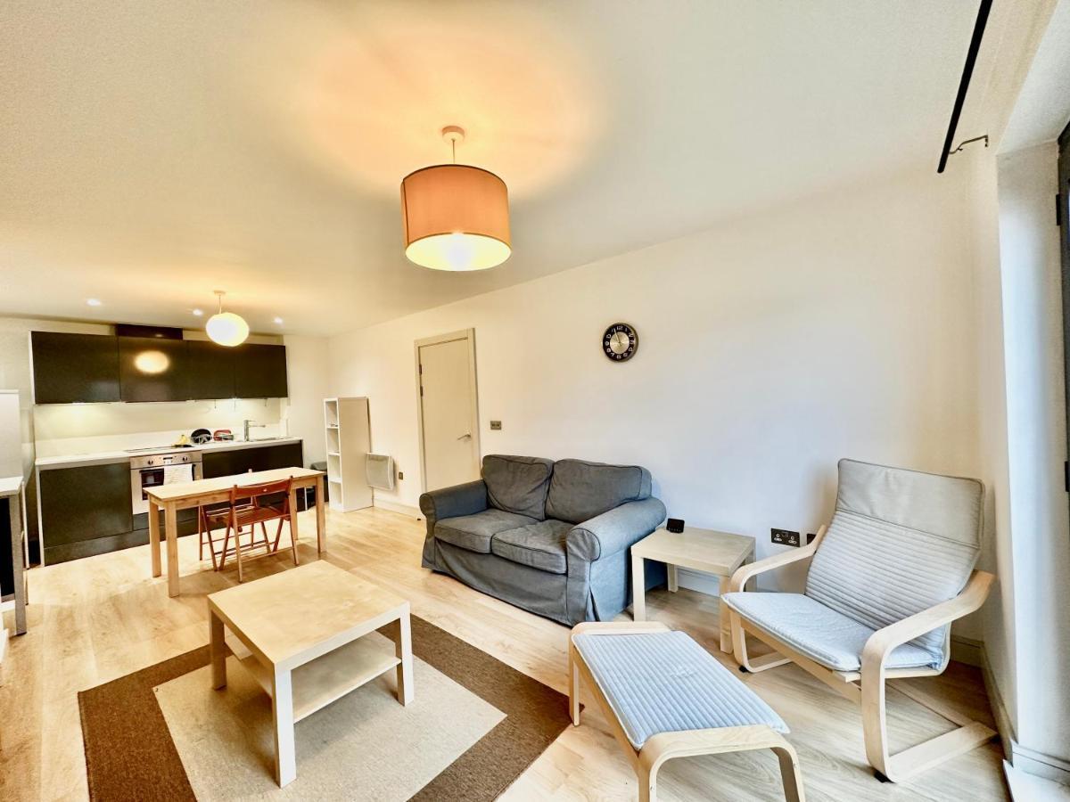 Cosy Canal View Apartment Cardiff Bay Eksteriør bilde