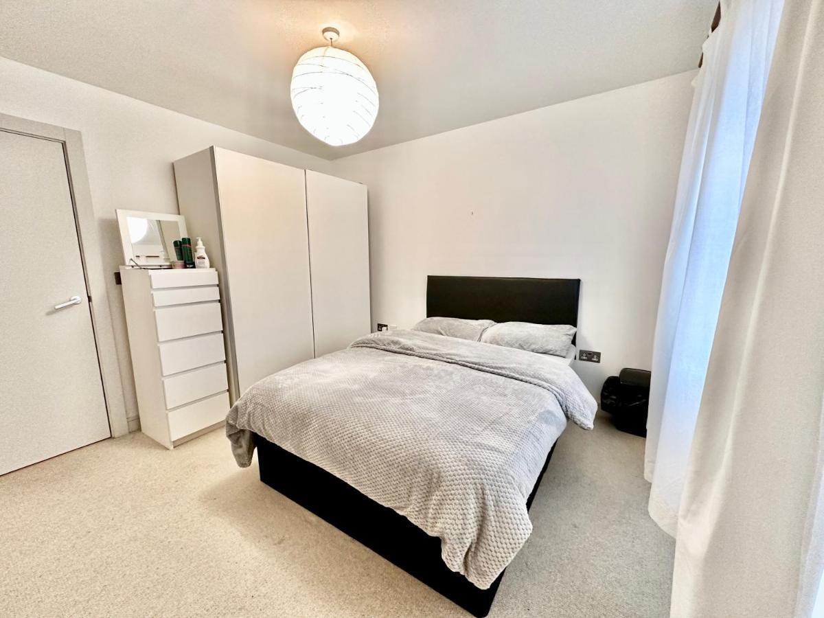 Cosy Canal View Apartment Cardiff Bay Eksteriør bilde