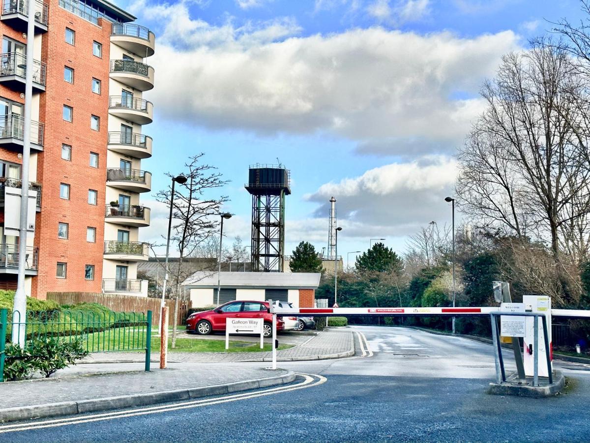 Cosy Canal View Apartment Cardiff Bay Eksteriør bilde
